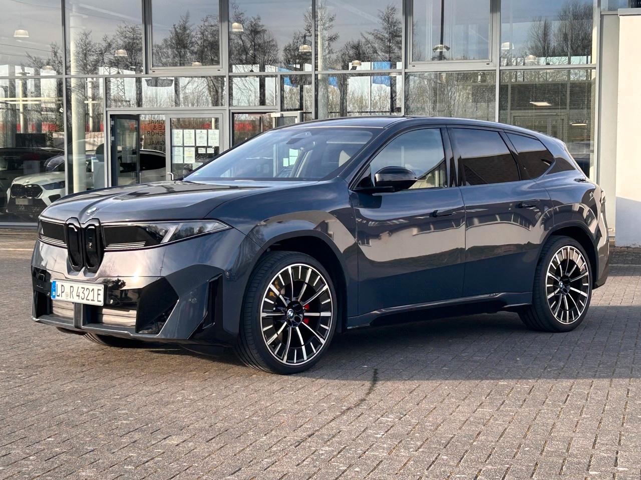 BMW iX3 50 xDrive / AHK / Individual / Autobahn-Ass.