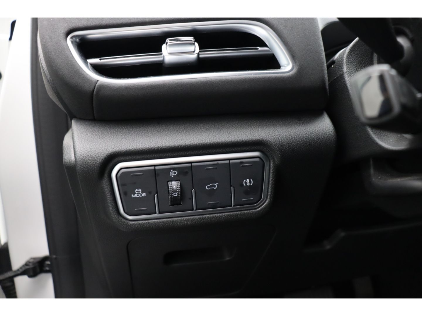 Fahrzeugabbildung GWM ORA 03 300 ACC Digitales Cockpit Totwinkelass.