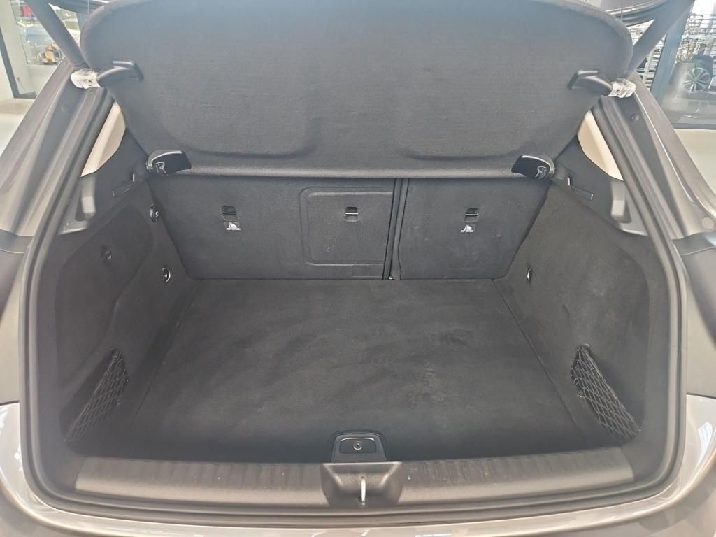 Fahrzeugabbildung Mercedes-Benz GLA 180 Urban AHK LED SHZ Navi GRA el.Heck KAM