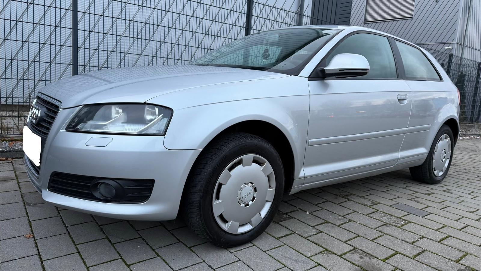 Audi A3 1.6 AUTOMATIK TÜV,KLIMA,BI-XENON,SITZHEIZUNG