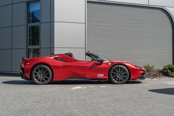 2022 Ferrari SF90 照片 2