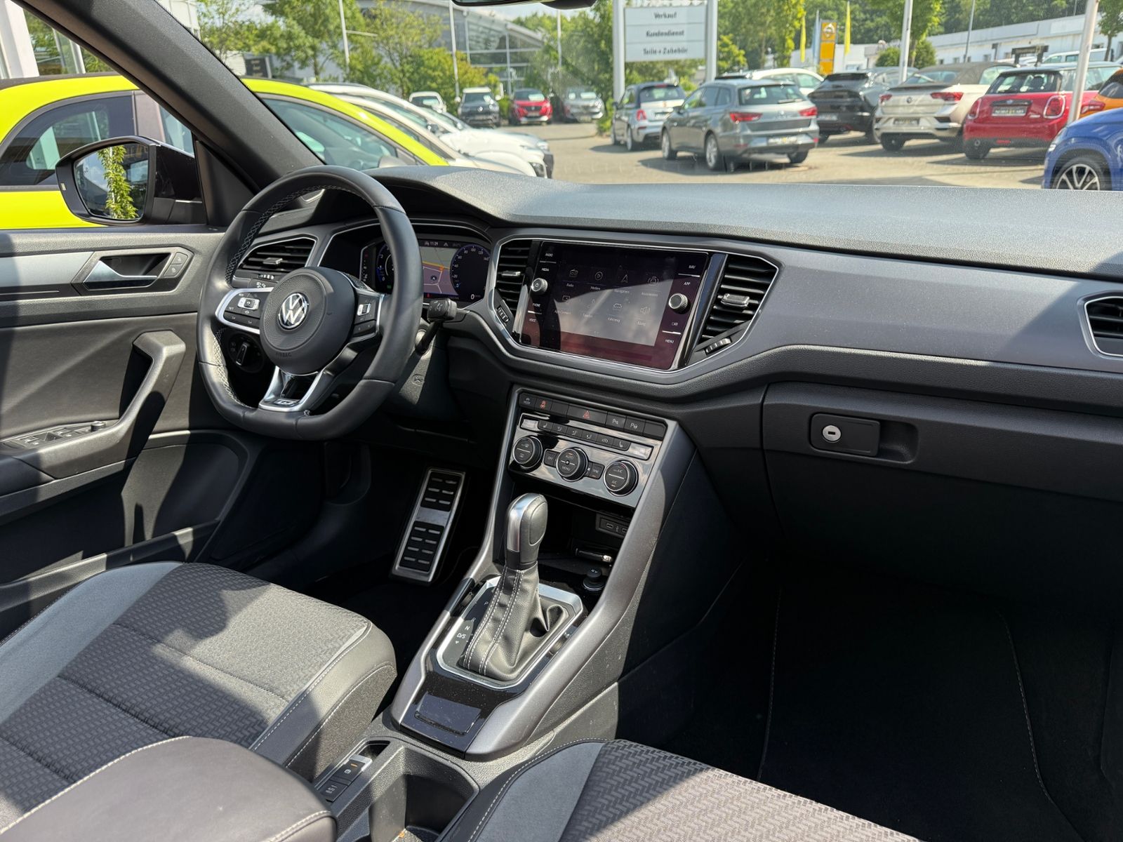 Fahrzeugabbildung Volkswagen T-Roc Cabriolet R-Line AHK LED NAVI ALU