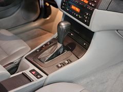 Fahrzeugabbildung BMW 330xi Lim. ( XENON/ SHZ/ KLIMAAUT/ LEDER/ GSHD/
