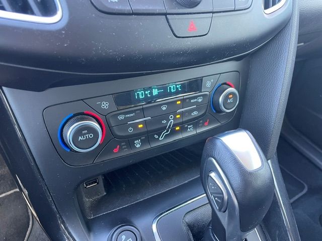 Fahrzeugabbildung Ford Focus Zahnriemen NEU Klimaautomatik Navi SHZ AHK