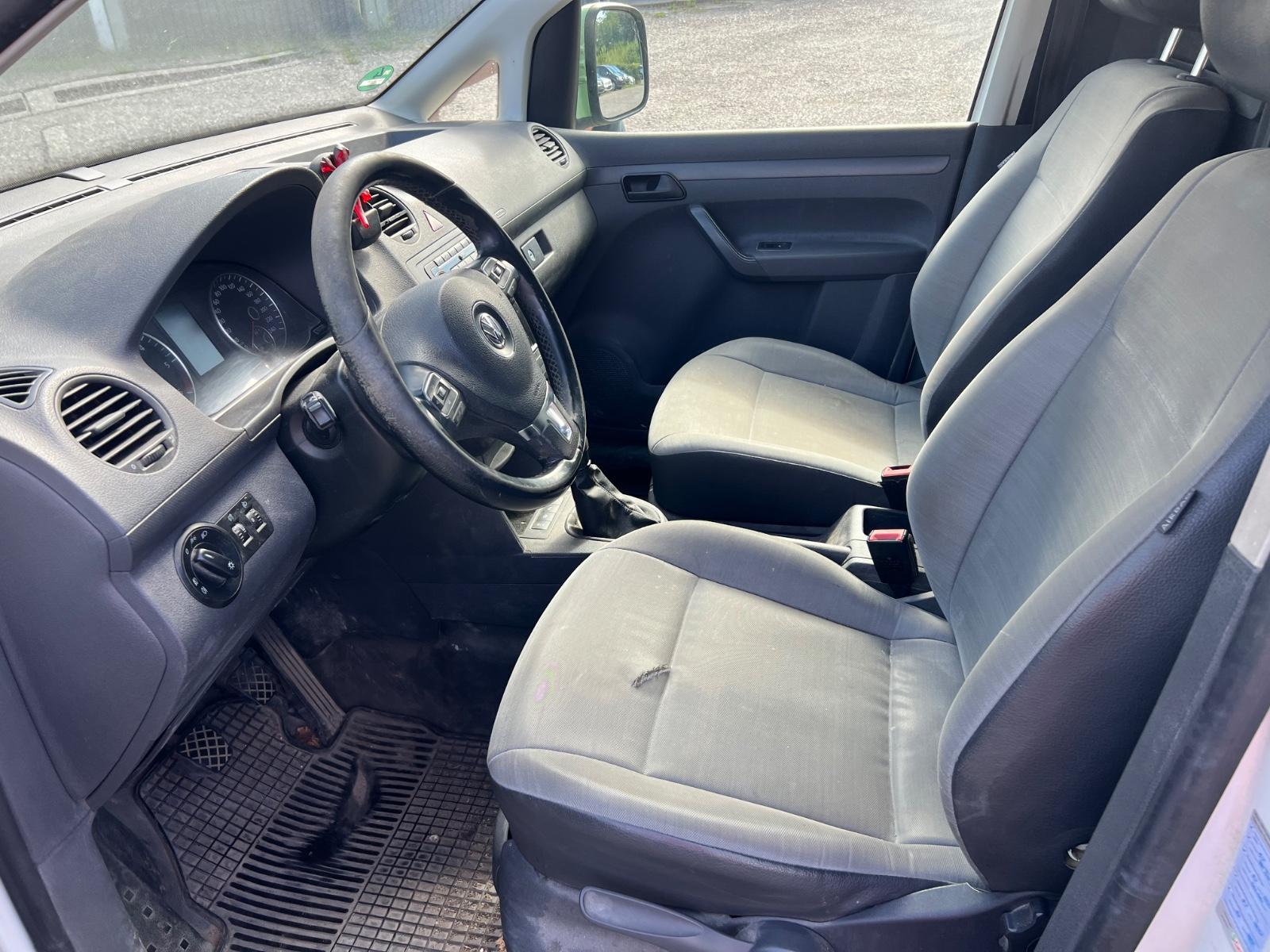 Volkswagen Caddy 2013 — photo 8