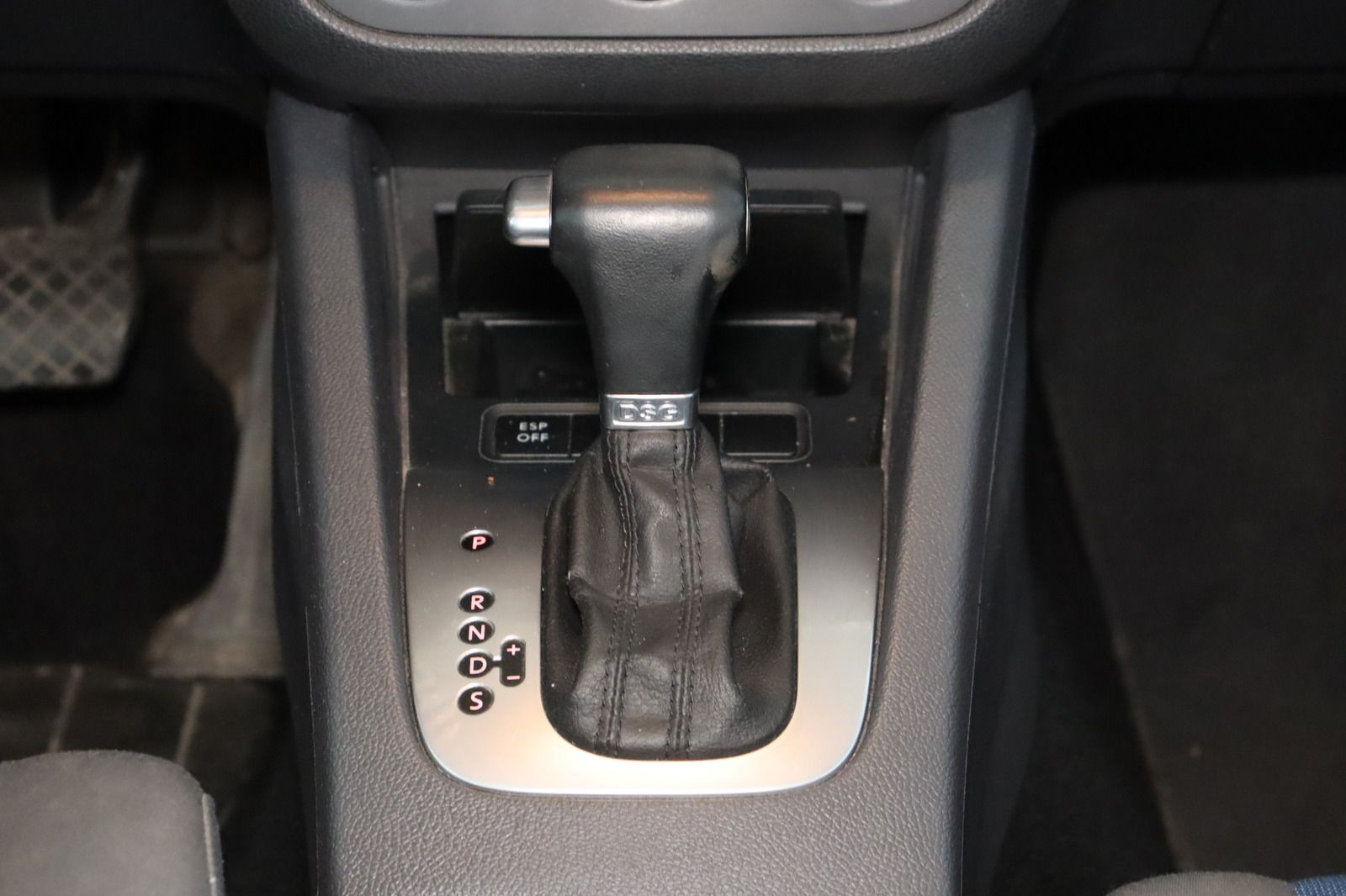 Fahrzeugabbildung Volkswagen Golf V 2.0 TDI DSG Tour HU 04.2028