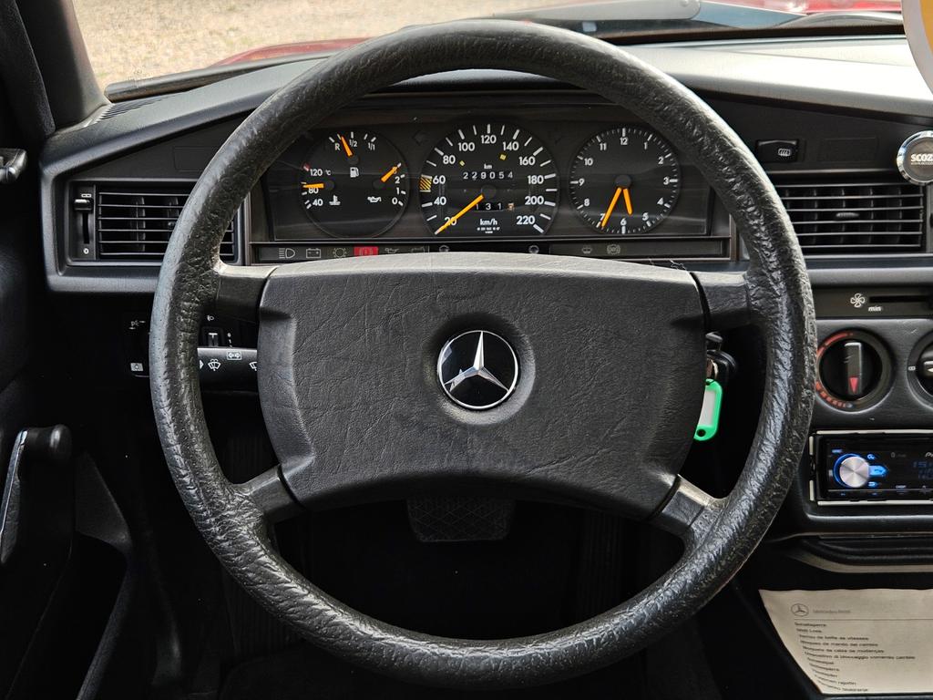 Mercedes-Benz 190