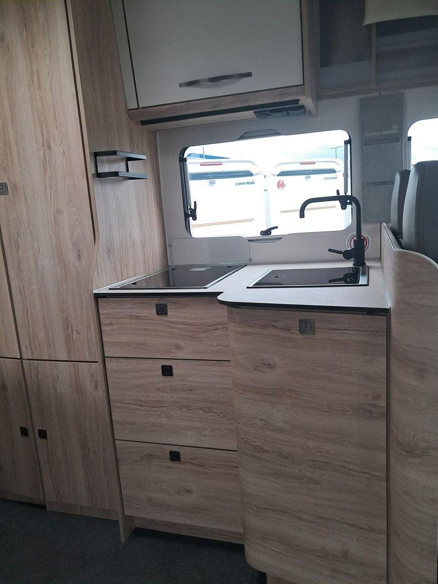 Fahrzeugabbildung Eura Mobil Profila RS PRS 675 SB Dachklima Lithium Mondial