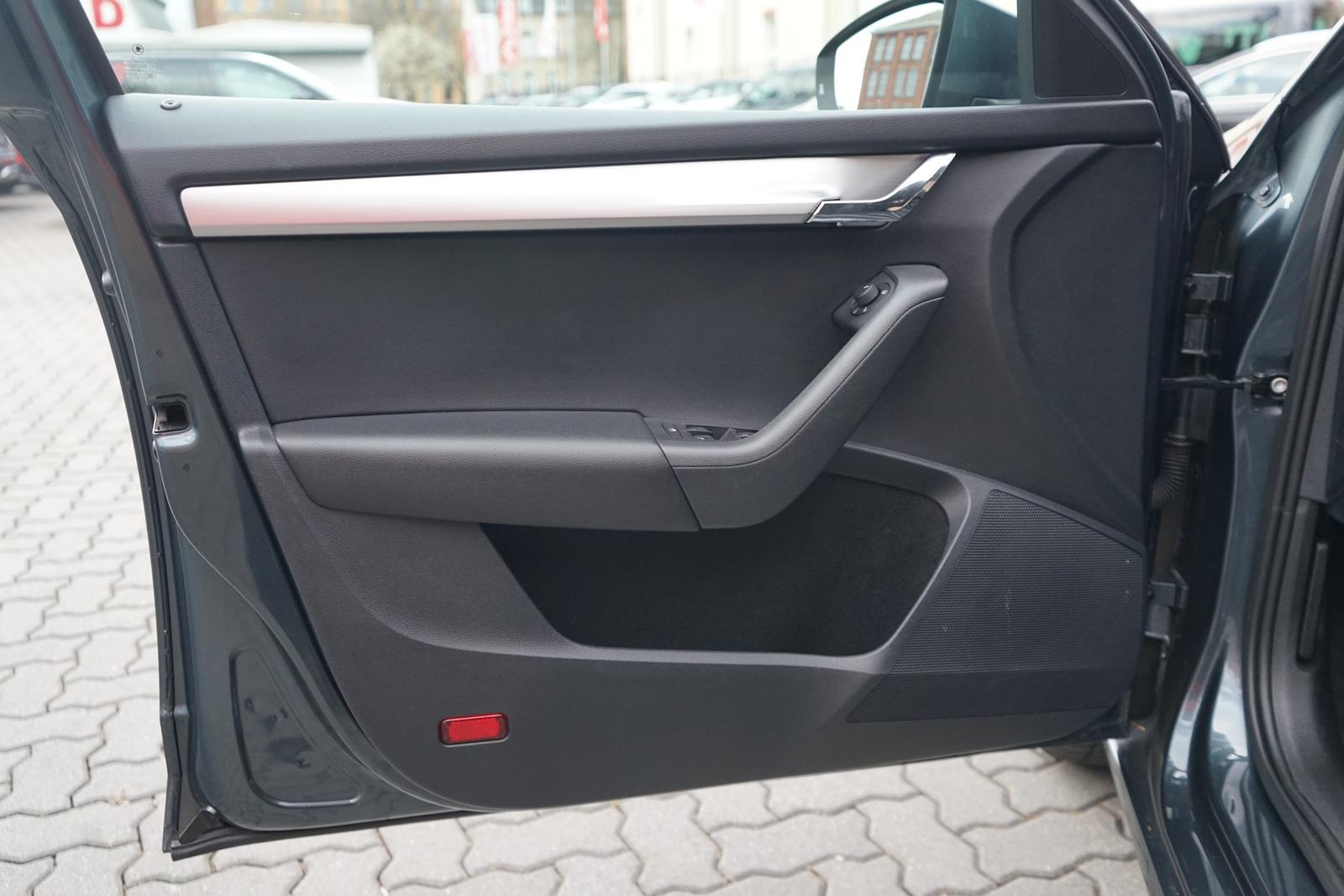Skoda Octavia Combi 1.0 TSI Tour LED SmartLink Sitzhei, миниатюра 23