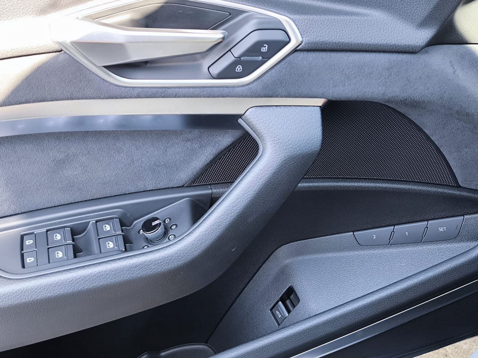 Fahrzeugabbildung Audi e-tron S LINE BLACK EDITION LED+SHZ+KAM+B&O+ACC+