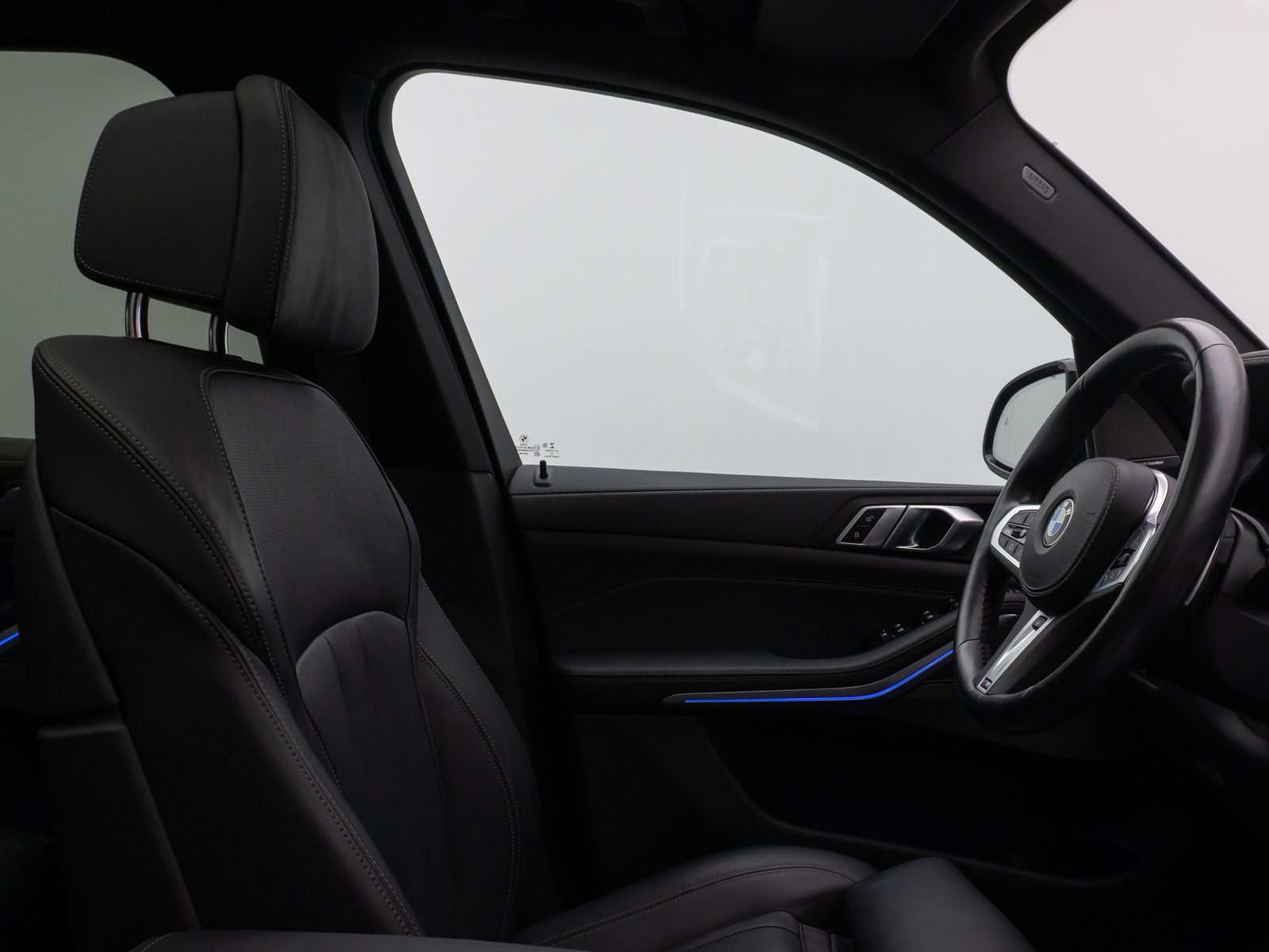 Fahrzeugabbildung BMW X5 xD30d M Sport Panorama Laser 360°HUD DAB H/K