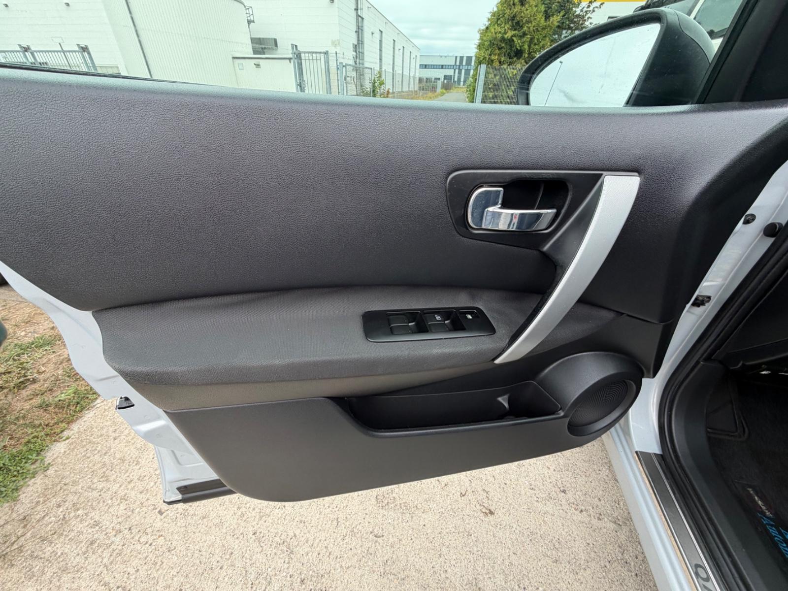 Nissan Qashqai+2 2008 — photo 10