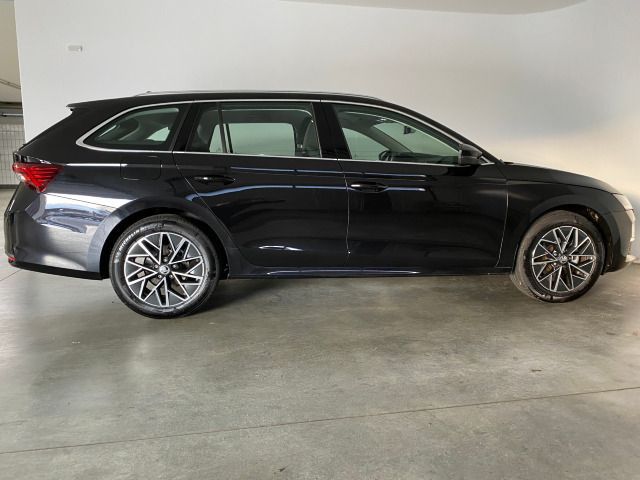 Octavia IV Combi Selection 1.5 eTSI DSG Facelift