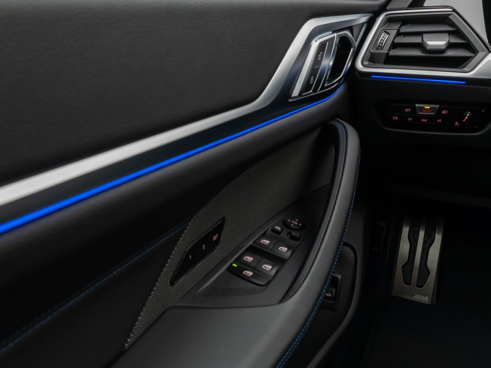 Fahrzeugabbildung BMW M440i xD Gran Coupé Glasdach Kamera HUD DAB H/K