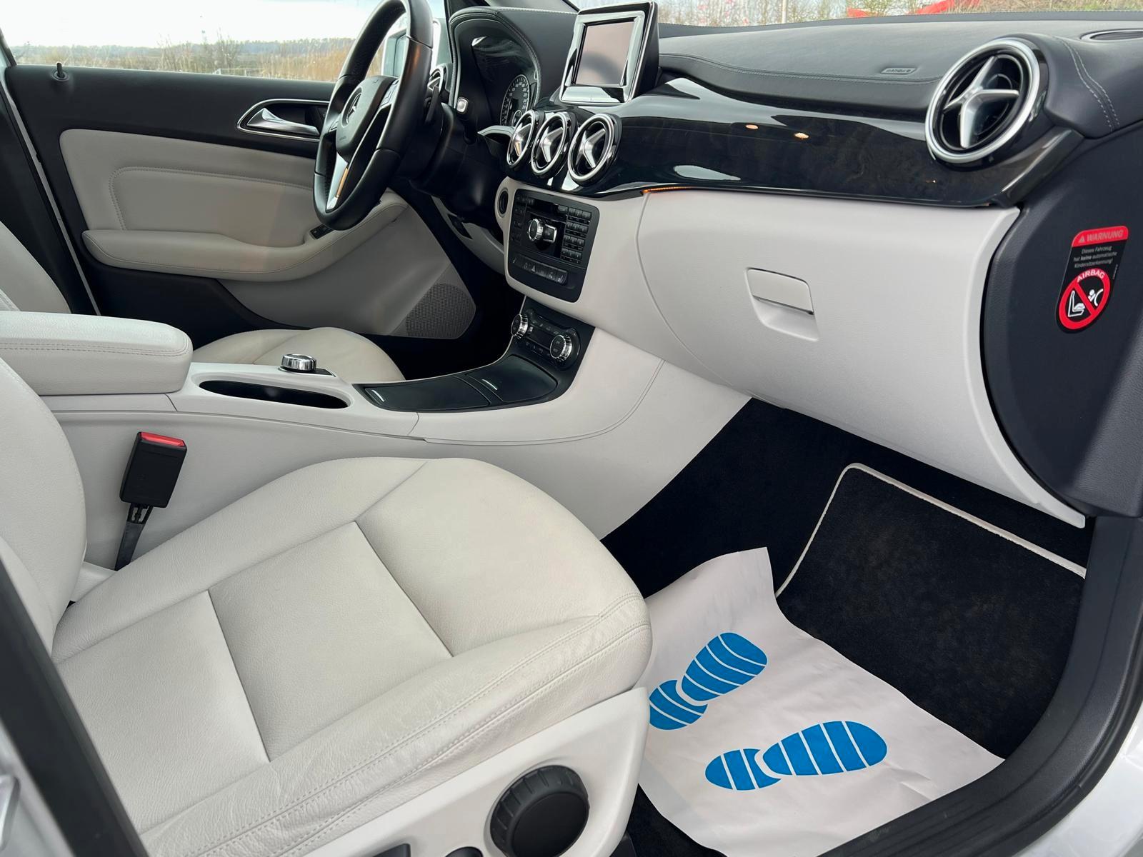 Mercedes-Benz B 180 NAVI/RFK/AHK/LEDER