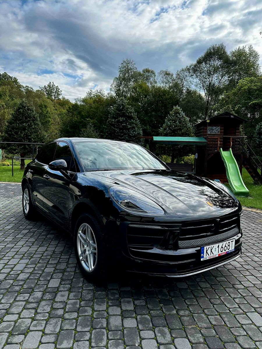 PORSCHE Macan