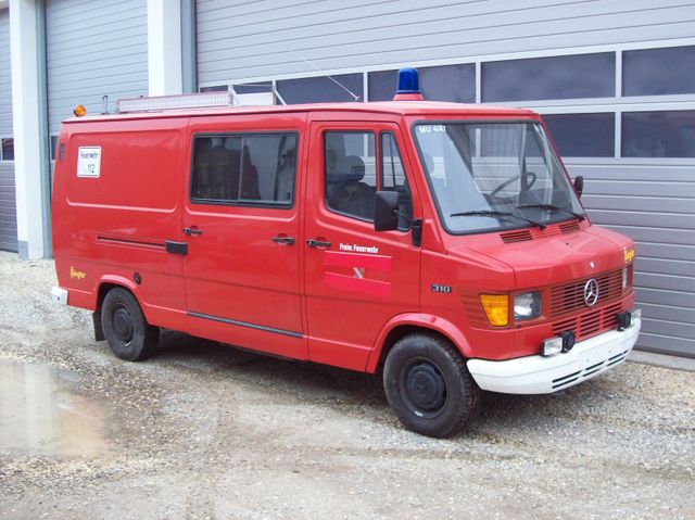 Mercedes-Benz 310 T1 Feuerwehrfahrzeug TSF Feuerwehr 5-Gang