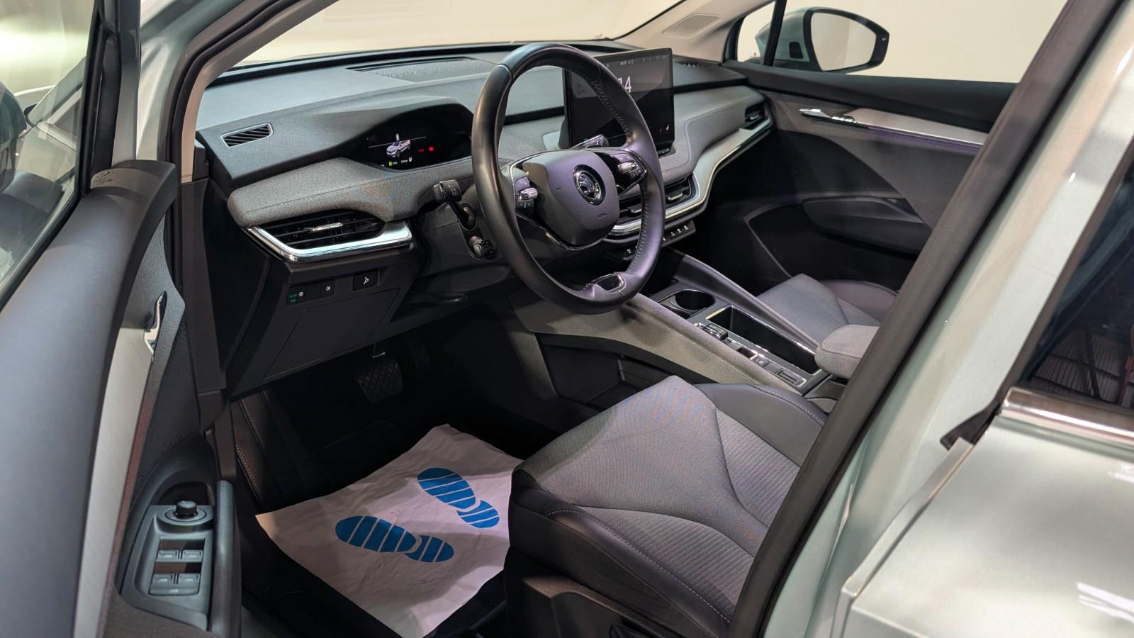 Skoda Enyaq 80 Loft ACC*LANE*KESSY*SIDE*SHZ*KAM*19"
