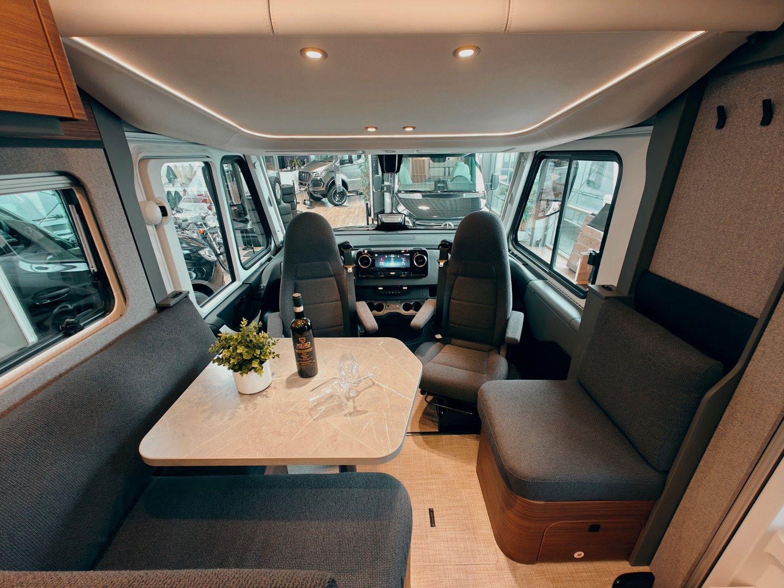 Fahrzeugabbildung HYMER / ERIBA / HYMERCAR B-KLASSE MC I 600 PREMIUM 2026