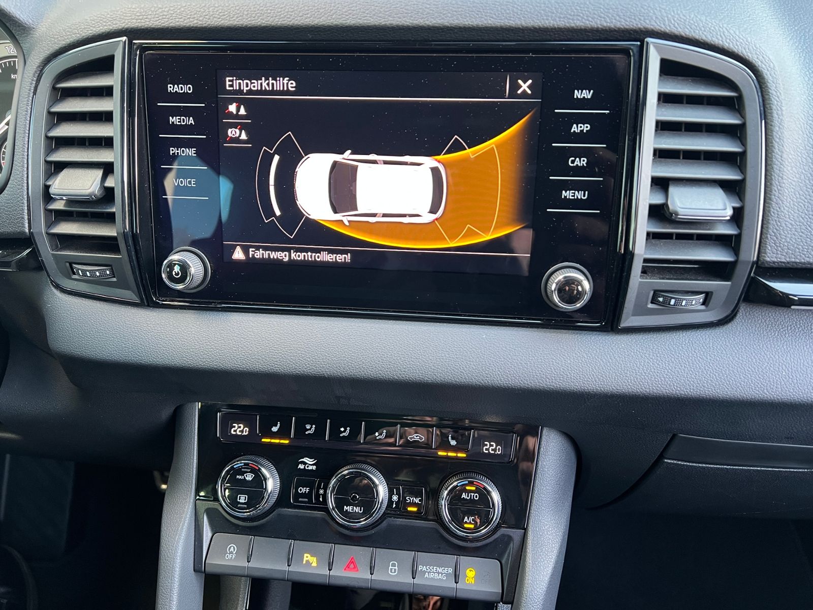 Fahrzeugabbildung SKODA Karoq Sportline 2.0 TSI DSG 4x4*AHK,elekt.Heckkl