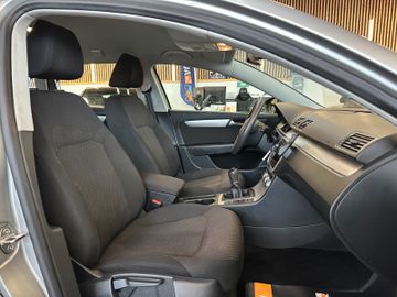 Volkswagen Passat Variant Trendline *2. Hand*Klima*SHZ*MP3*