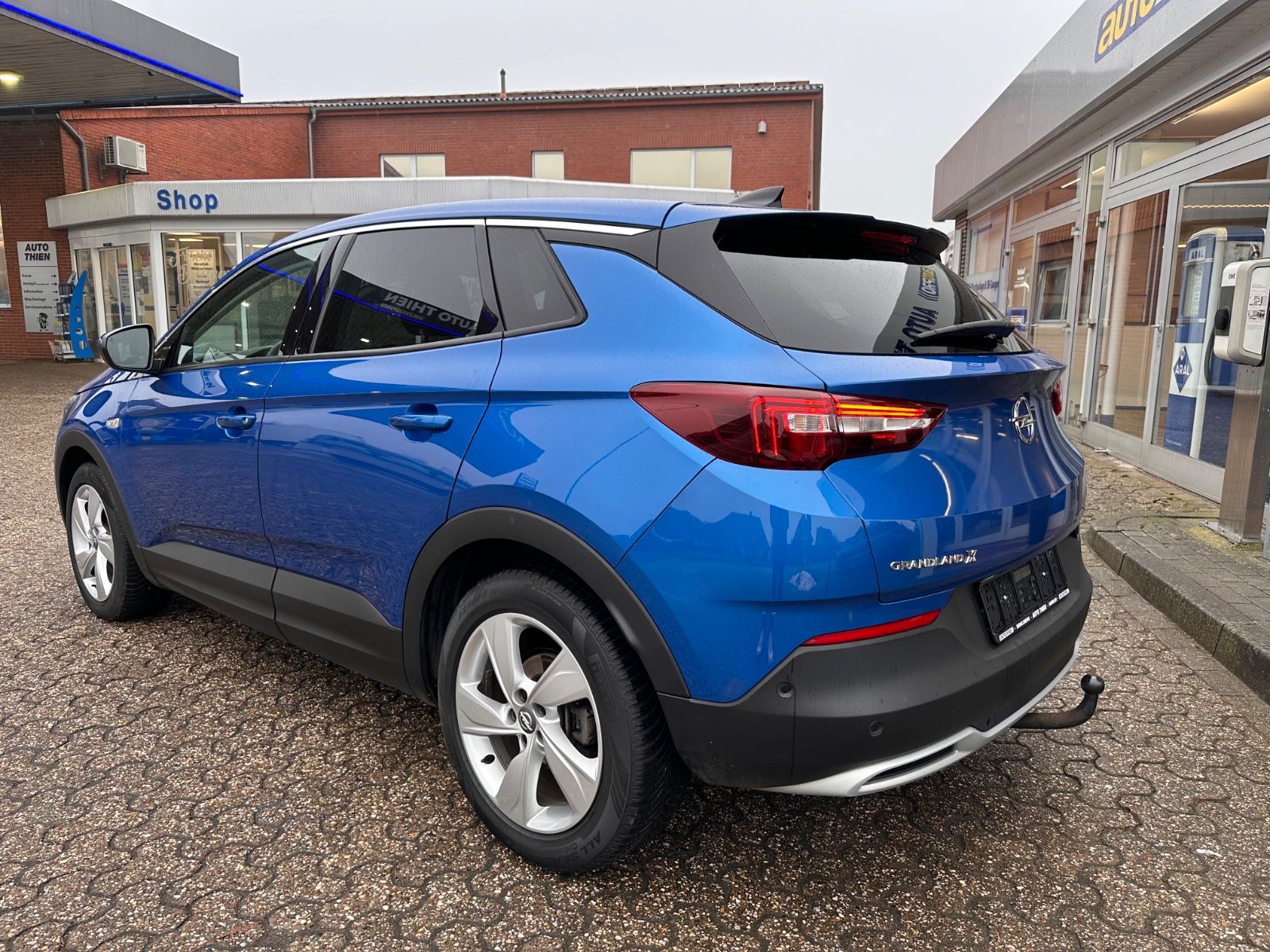 Fahrzeugabbildung Opel Grandland (X) 1.2 Turbo BiLED/AHK/Navi/360°/GJR
