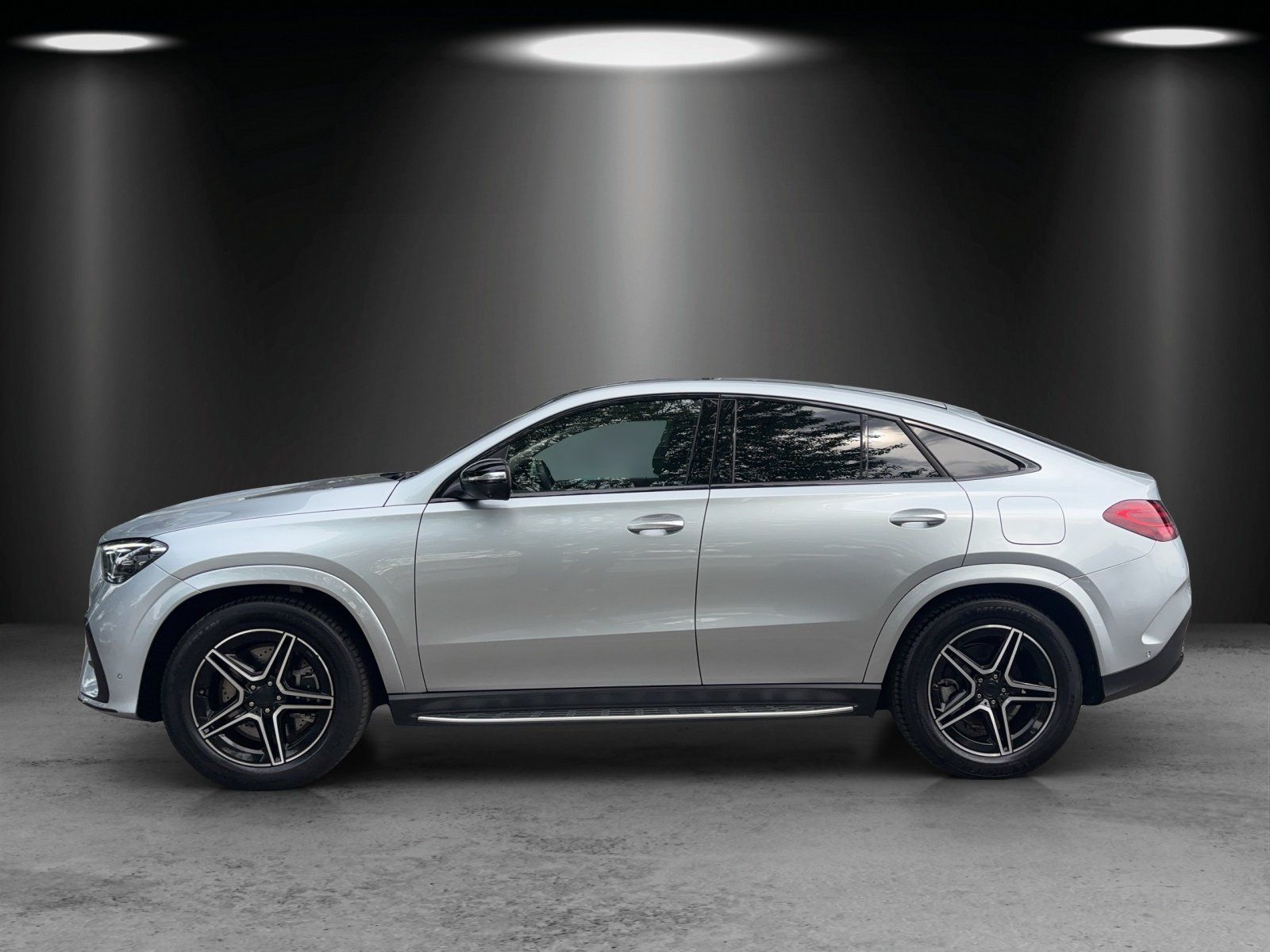 Fahrzeugabbildung Mercedes-Benz GLE400e AMG Prem AIRMATIC Carbon DISTR Pano MLED