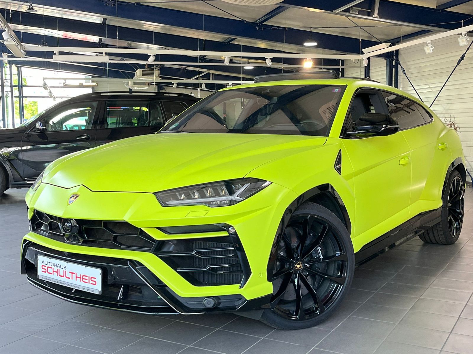 LAMBORGHINI Urus