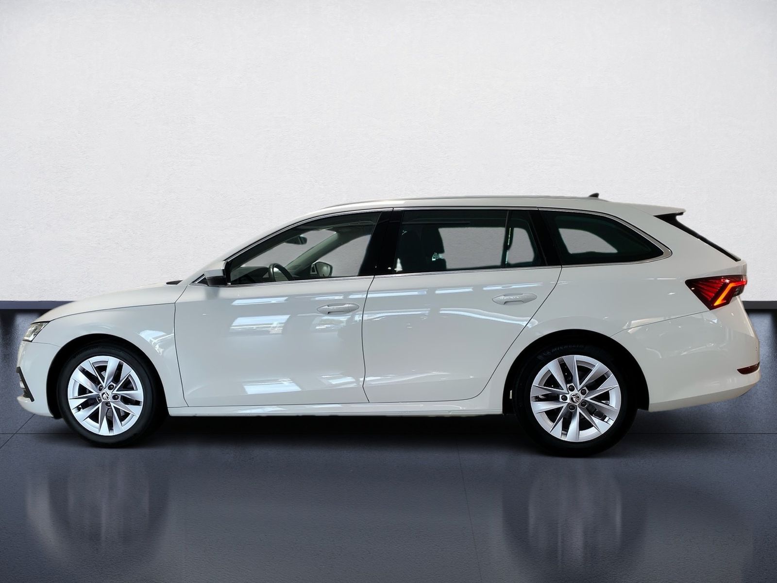 Skoda Octavia Combi 2.0 TDI Style DSG AHK HuD LED Navi imagem 3