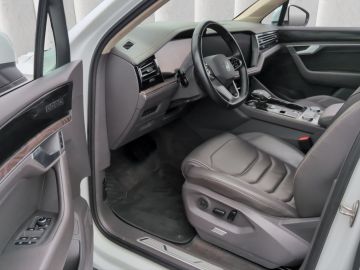 Volkswagen Touareg - 5