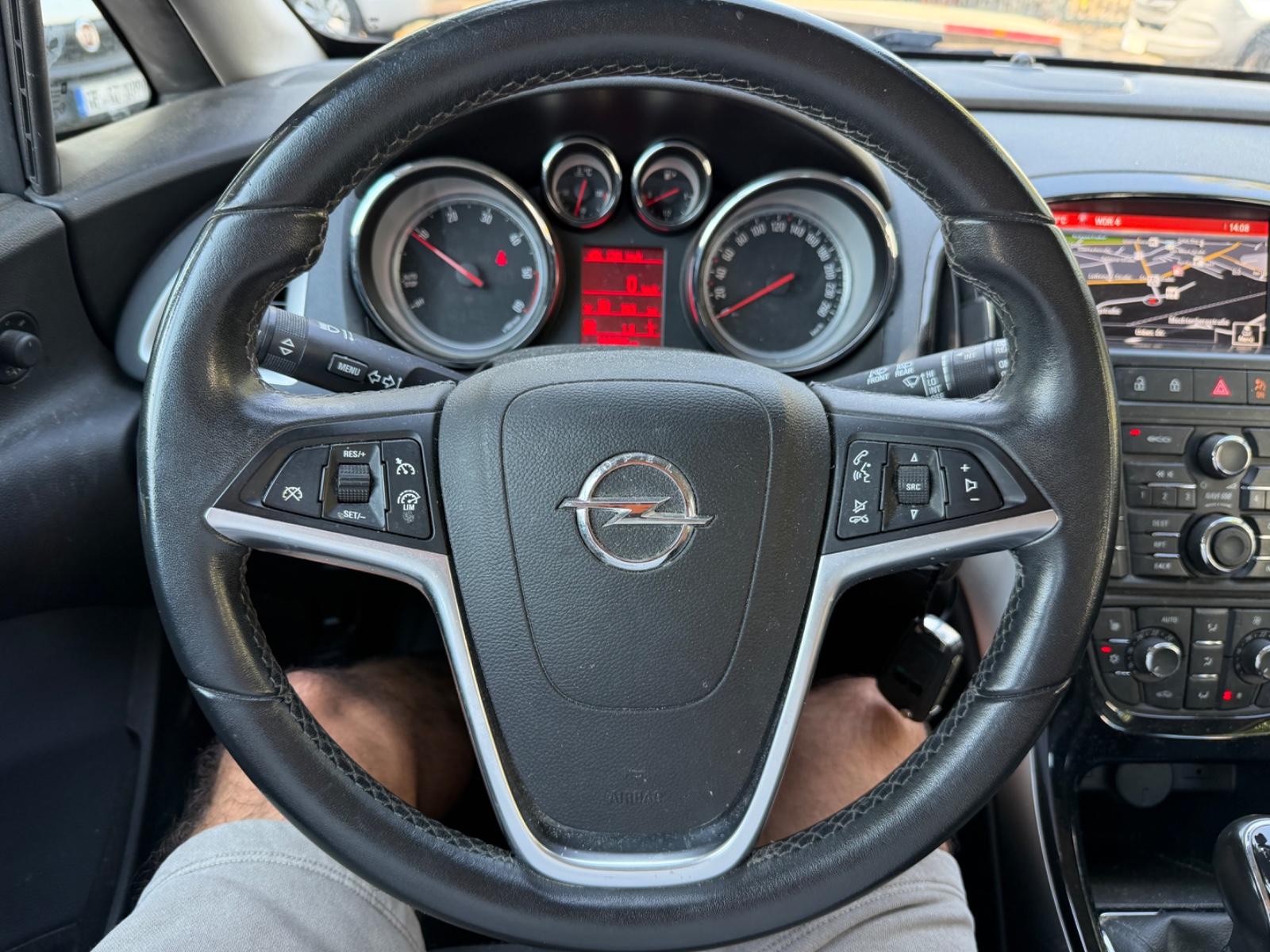 Opel Astra 2015 — photo 15