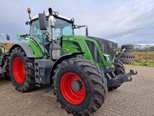 Fendt 826 Vario S4 Profi Plus