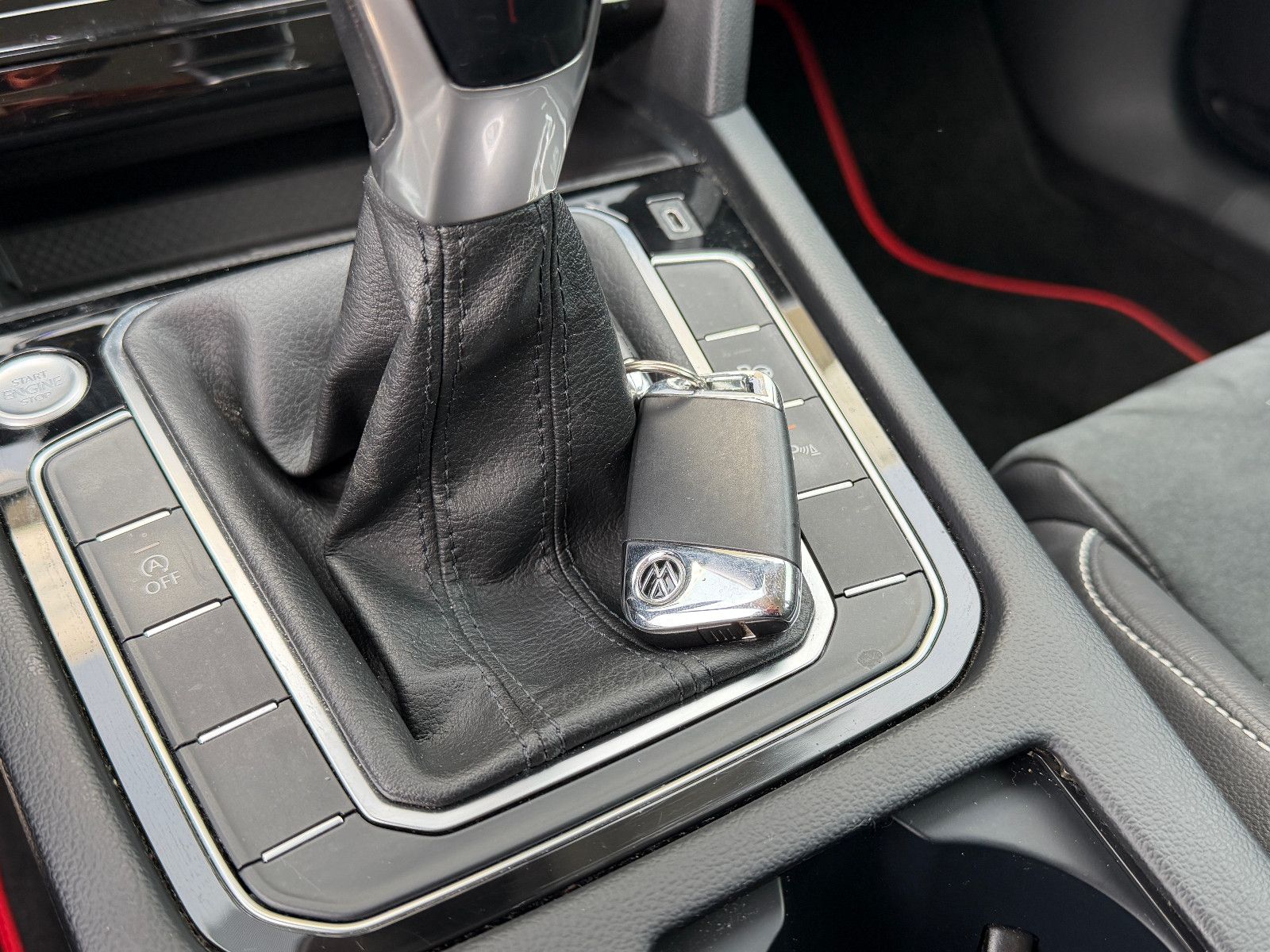 Fahrzeugabbildung Volkswagen Passat 2.0 HIGHLINE /KAMERA/MASSAGE/SHZ/LED/NAVI
