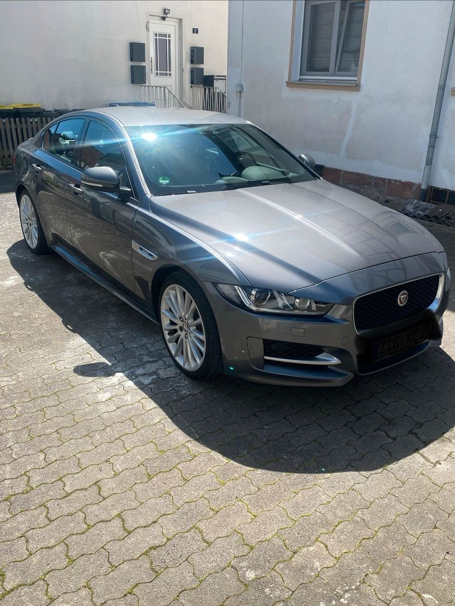 JAGUAR XE