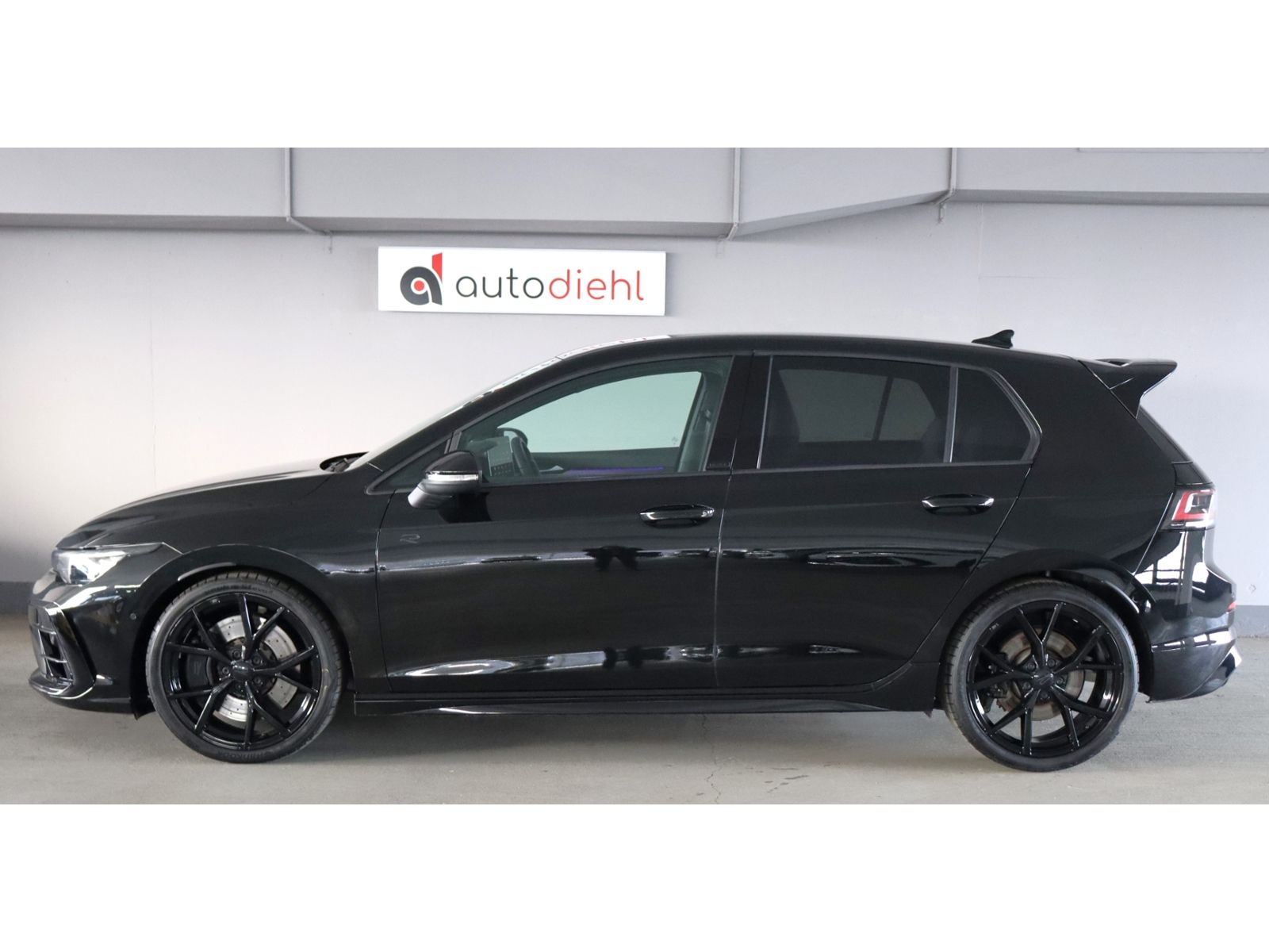 Volkswagen Golf VIII R DSG 4M Black Edition SitzH H&K Sound foto 4