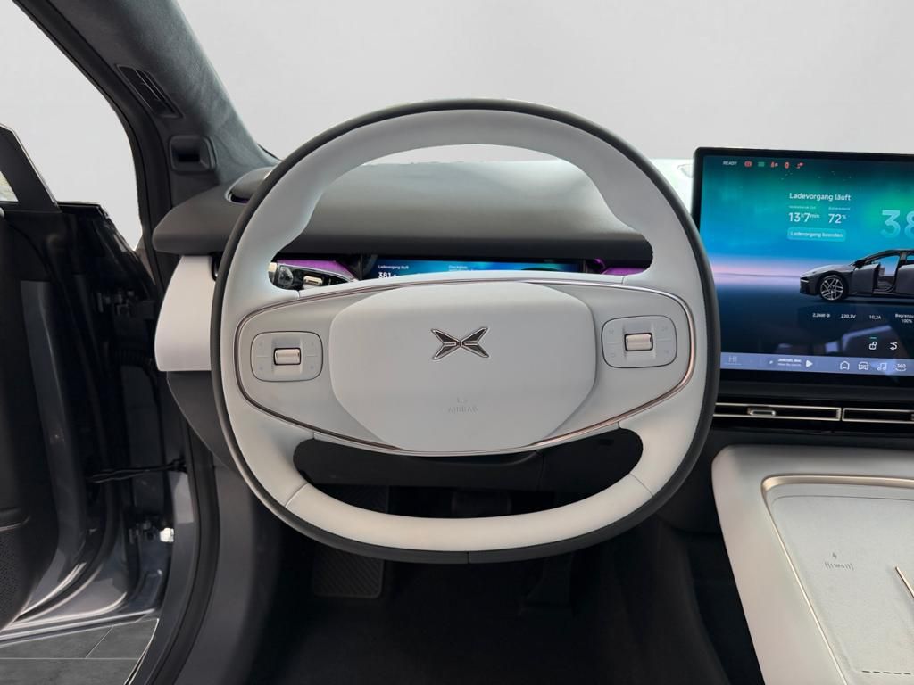 XPENG P7