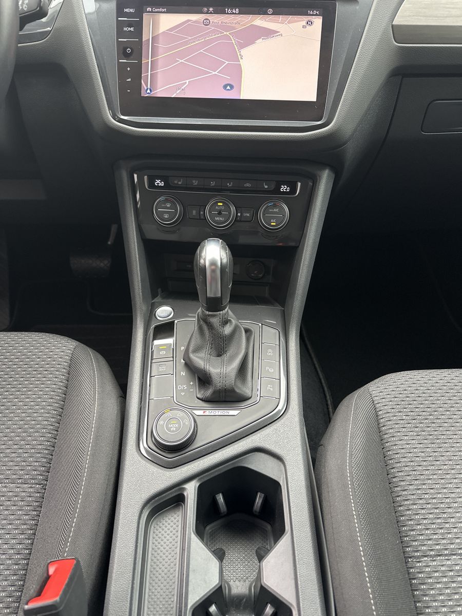 Fahrzeugabbildung Volkswagen Tiguan Allspace 2.0 TDI DSG CL 4M NAV+LED+AHK+PP