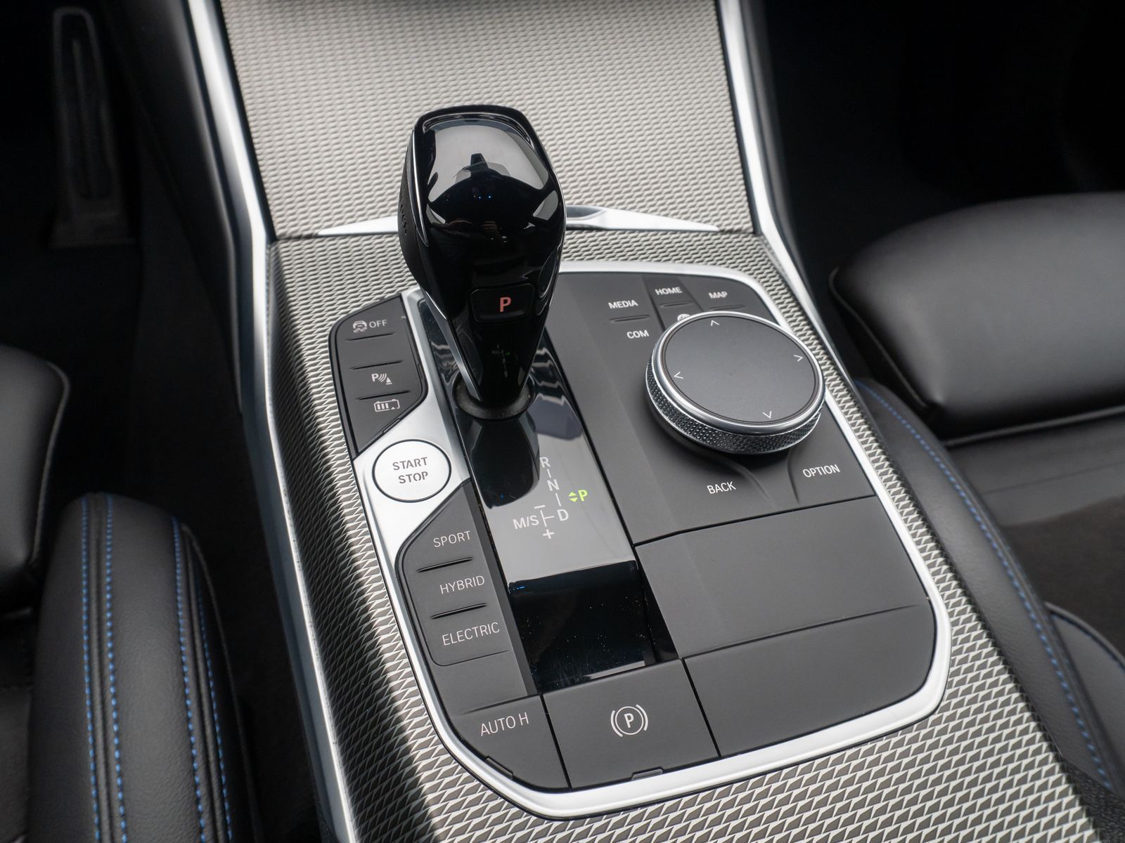 Fahrzeugabbildung BMW 320e M Sport Kamera DAB Alarm Parkassistenzsyst