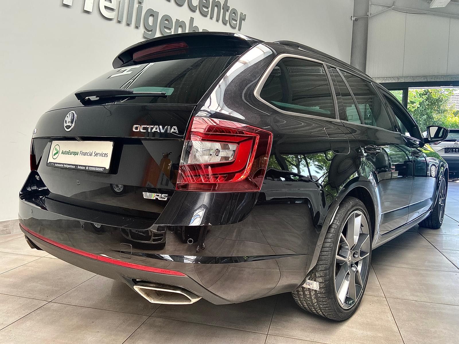 Skoda Octavia Combi RS 4x4 DSG LED Navi Kamera AHK foto 3