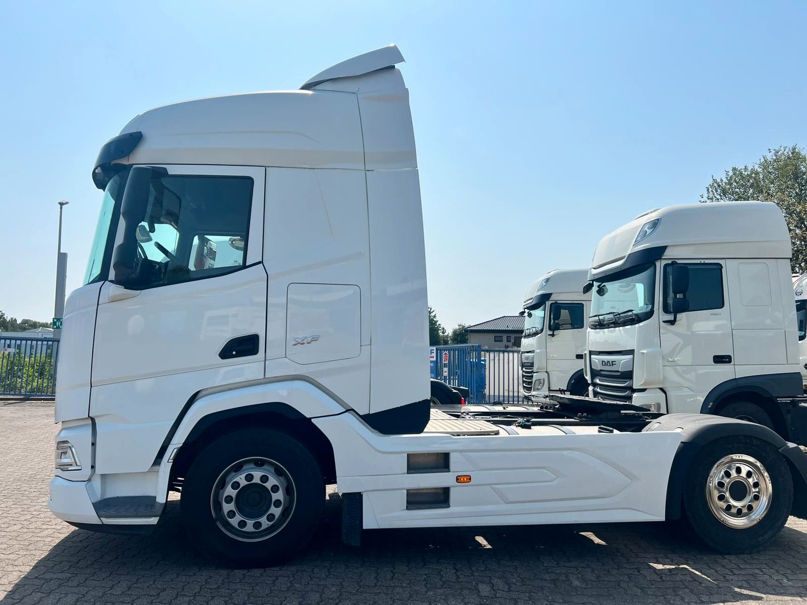 Fahrzeugabbildung DAF 2 Stück XF 480 FT NG, Intarder, Bj. 2022