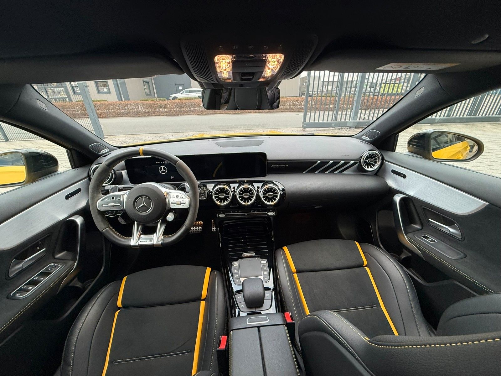 Fahrzeugabbildung Mercedes-Benz A 45 AMG Sonderausstattung: AMG Performance Sit