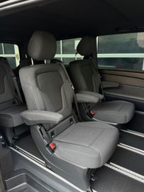Mercedes V 220 - 10