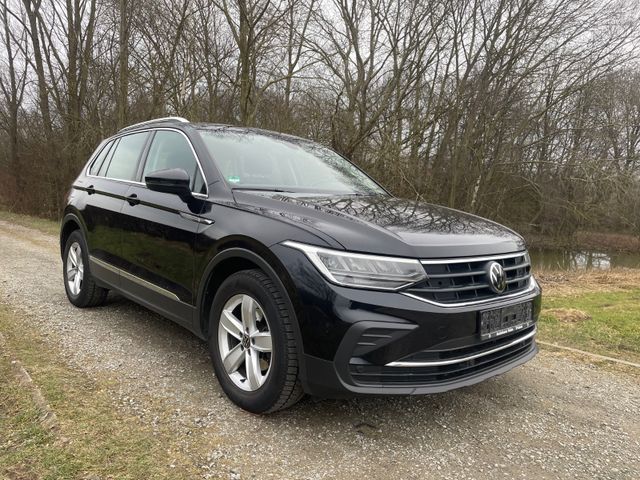 Volkswagen Tiguan Life 2.0l TDI TÜV=08/26 AHK 1.Hand VB