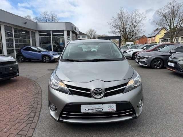 Toyota Verso Life