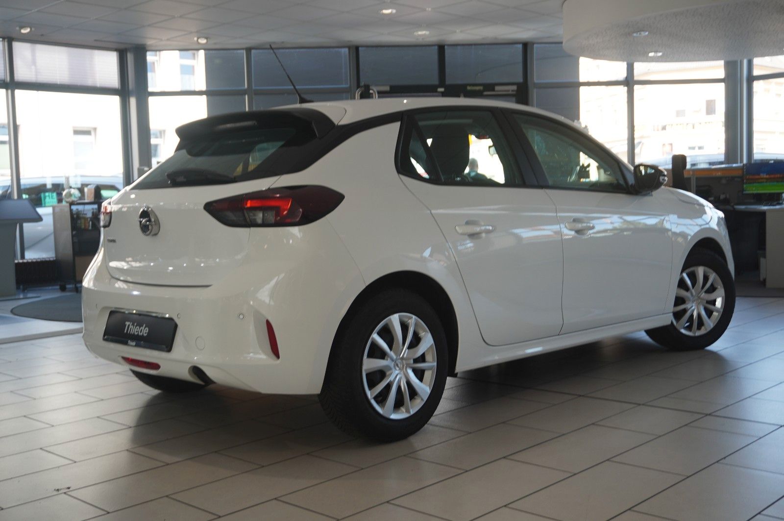 Fahrzeugabbildung Opel Corsa F 1.2 EDITION NAVI/SHZ/PDC/TEMP./USB/DAB+