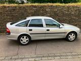 Opel Vectra 1.6 VON OPA KLIMA ALLWETTER TÜV 5 /27 - Opel Vectra: A V6