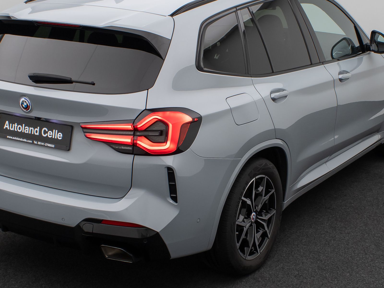 Fahrzeugabbildung BMW X3 xD20d M Sport Kamera DAB HiFi AHK Komfort 19"
