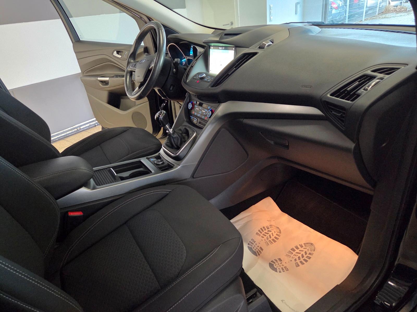 Ford Kuga Cool & Connect