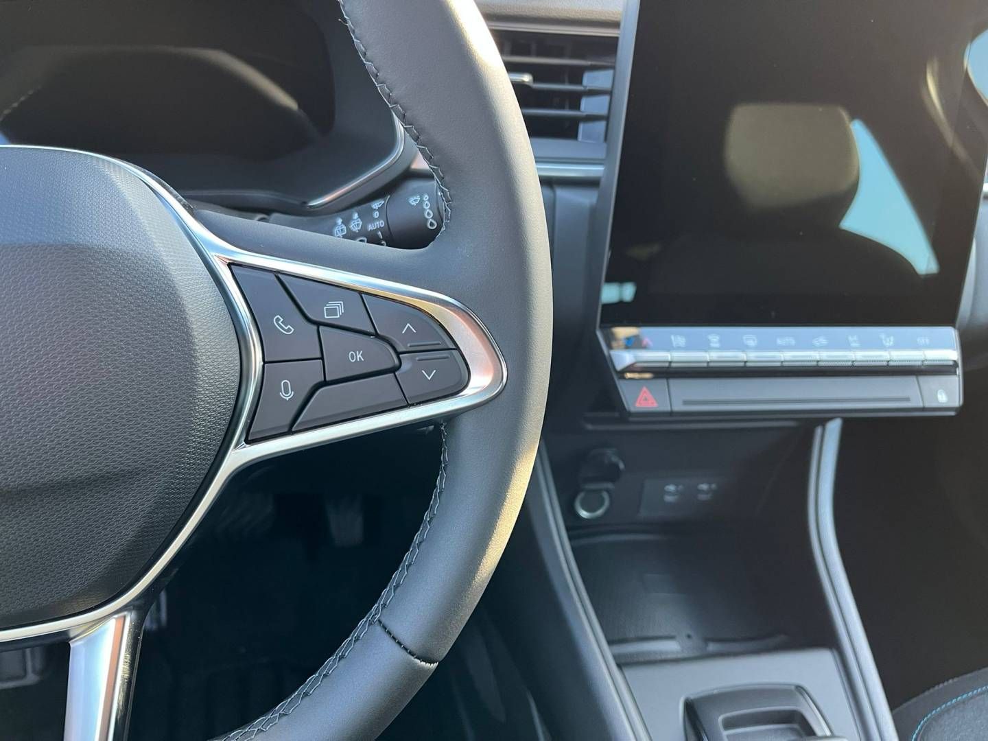 Fahrzeugabbildung Renault CAPTUR Evolution Full Hybrid E-Tech 160