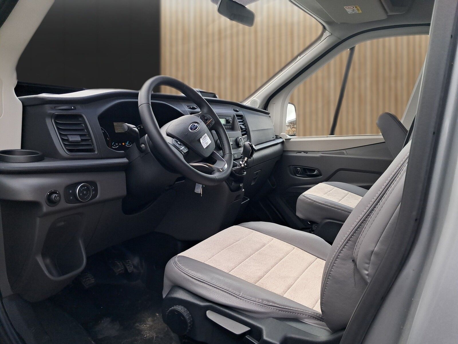 Fahrzeugabbildung Karmann Dexter 4x4 DE 570 AW Markise, Allrad, Alufelgen